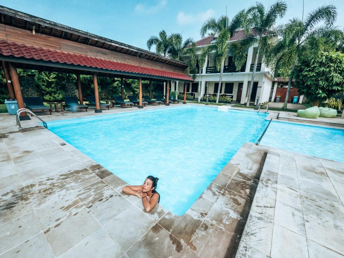 Sunrise Resort Batukaras Luaran gambar
