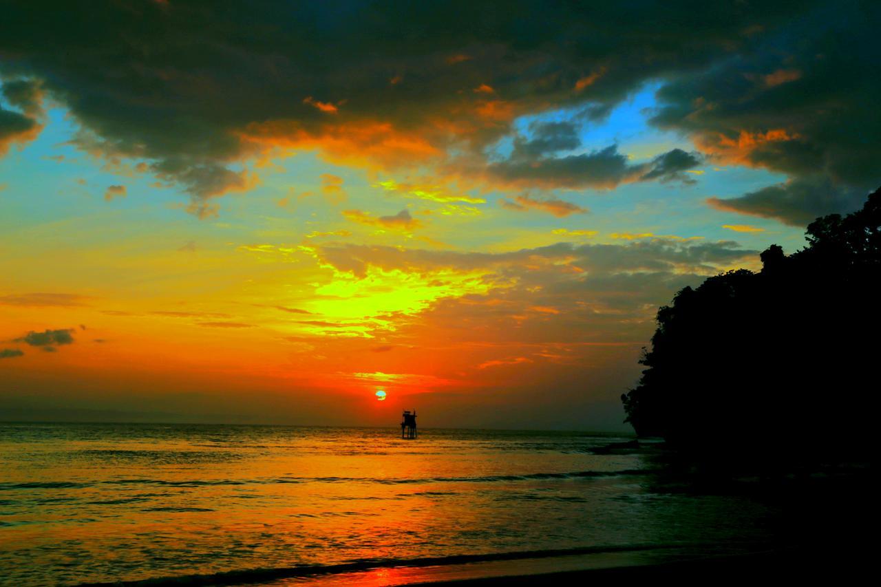 Sunrise Resort Batukaras Luaran gambar
